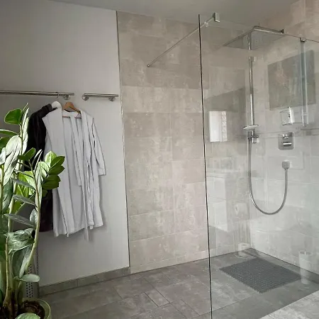 Apartment Am Weinberg - Stilvoll, Ruhig, Zum Wohlfühlen *